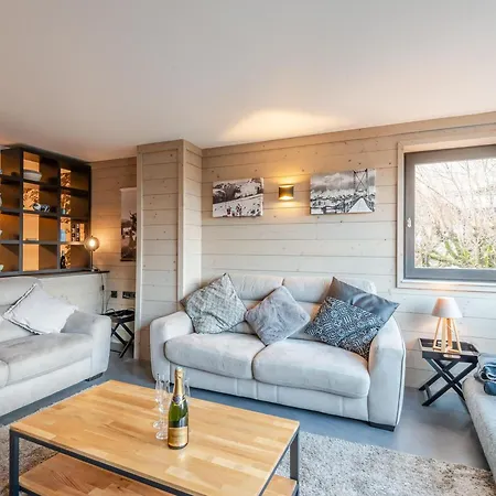 Joli 3 Pieces Renove En Centre-ville De Avec Balcon Et Parking - Fr-1-754-21 Apartment Morzine