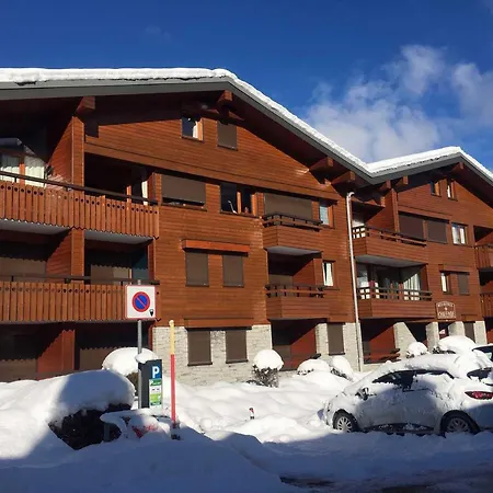 Apartment Joli 3 Pieces Renove En Centre-ville De Avec Balcon Et Parking - Fr-1-754-21